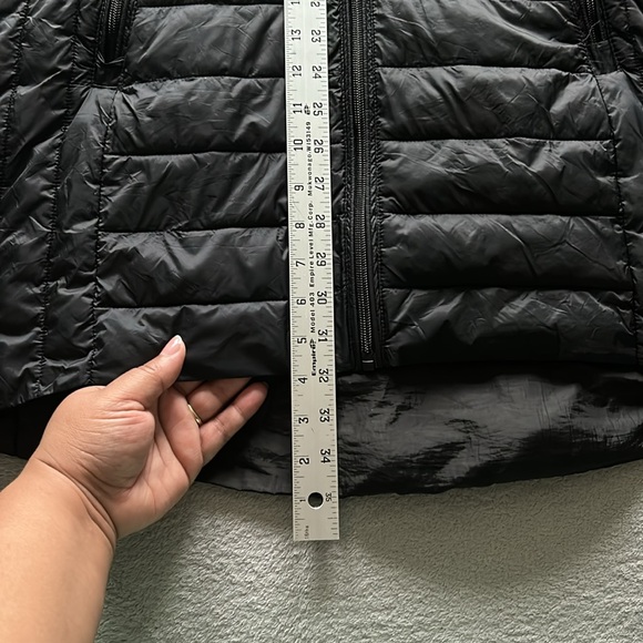32 Degrees | Womens Ultra Light Puffer Jacket w/ Faux Fur Lined Hood - Size L/XL - Picture 14 of 15